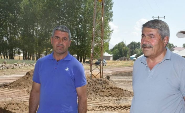 Patnos’ta yol ve altyapı çalışmaları hızlandı.