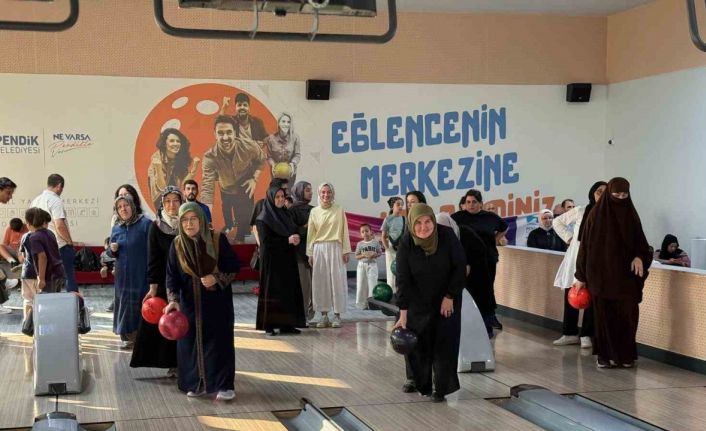 Pendik’te "Gelin - Kaynana" bowling mücadelesi renkli görüntülere sahne oldu