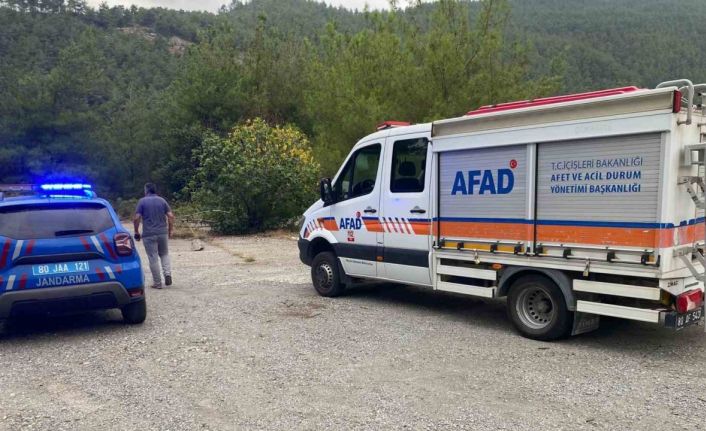 Piknik yaparken sular yükseldi, mahsur kalan vatandaş yaralandı