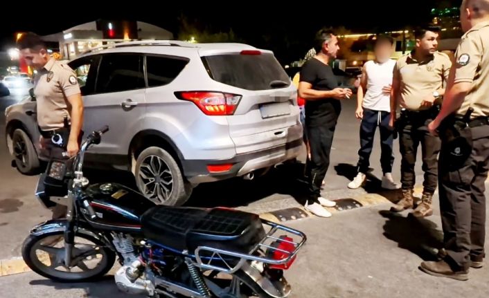 Plakasız ve şasi numarasız motosiklet trafikten men edilerek, kriminale gönderildi