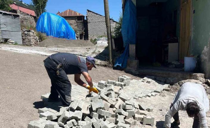 Posof’ta yol yapım çalışmaları sürüyor