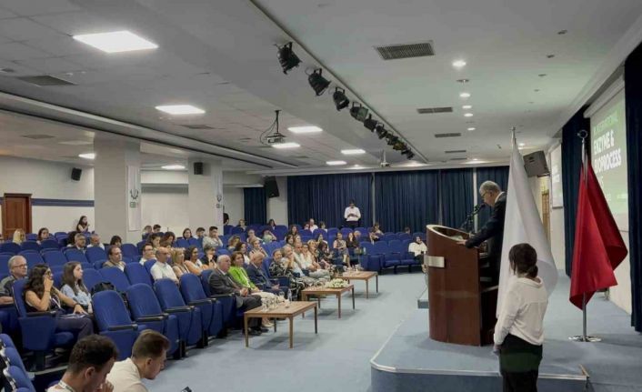 Profesörden yapay zeka uyarısı: "Bu hızlı gelişmenin arkasında kalmamalıyız"