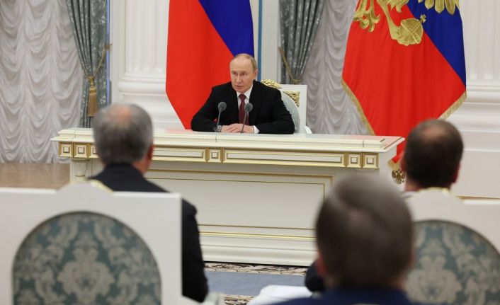 Putin: "(Trump ile) Görüşme zamanında ve çok faydalı oldu"
