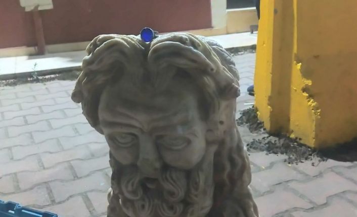 Roma ve Bizans dönemine ait heykeller ele geçirildi