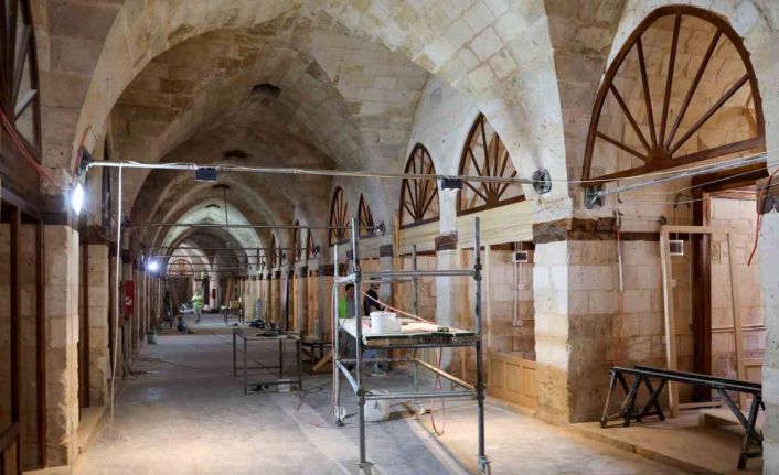 Şahin, Gaziantep’in tarihi noktalarında incelemelerde bulundu