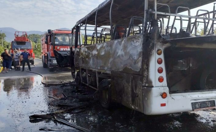 Sakarya’da işçi servisi alev topuna döndü