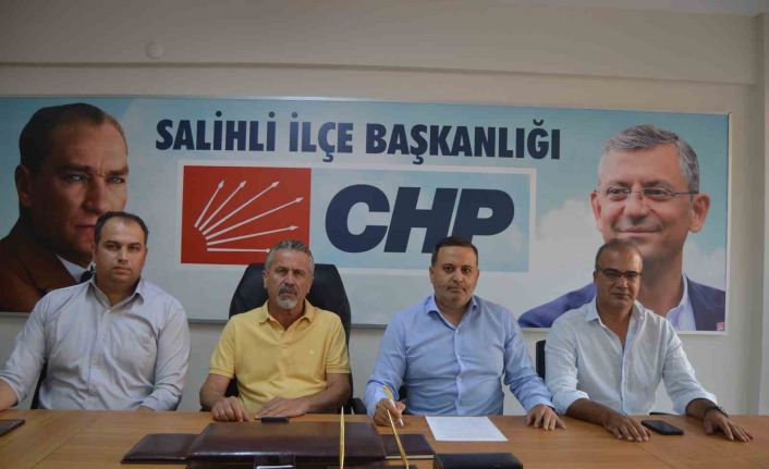 Salihli CHP’de istifa şoku: İlçe başkanı adaylıktan da çekilip istifa etti