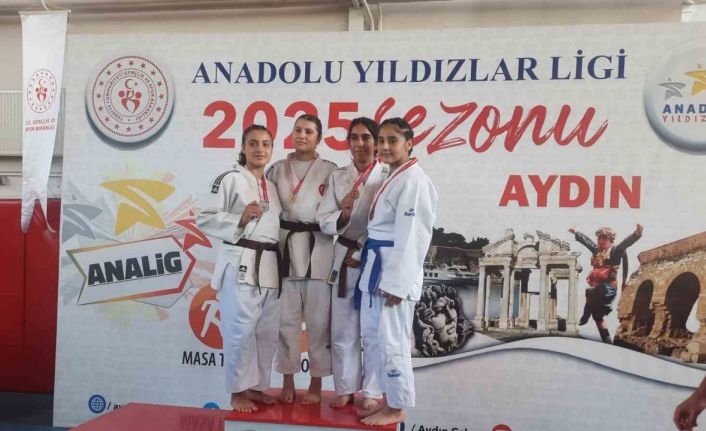 Salihlili judocu Zeynep Sağır, Türkiye üçüncüsü oldu