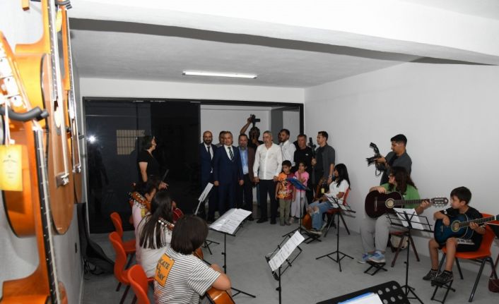 Samet Aybaba Spor Kompleksi yenilenen yüzüyle hizmet verecek