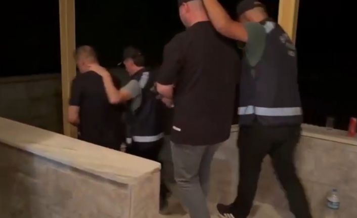 Samsun’da aranan 2 şahıs saklandıkları evde yakalandı