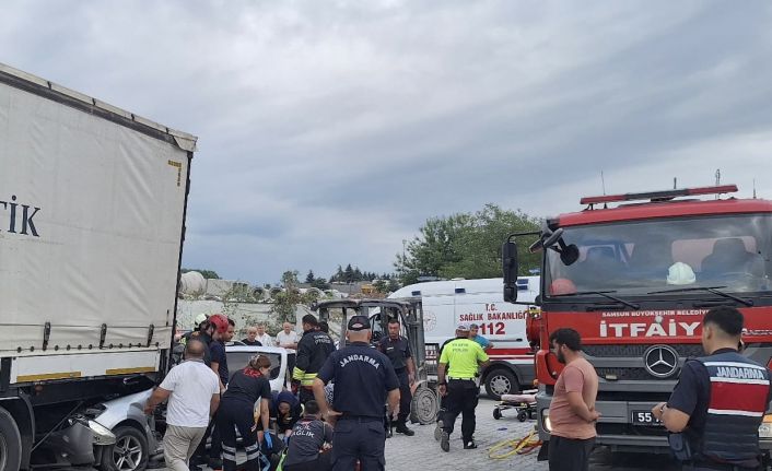 Samsun’da otomobil tırın altına girdi: 1 ölü, 3 yaralı