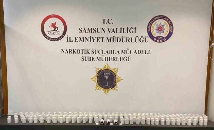 Samsun’da şüpheli araçta 16 bin 555 adet sentetik ecza ele geçirildi: 1 gözaltı
