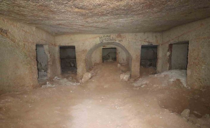 Şanlıurfa’da bulunan kaya mezarı kayıt altına alındı