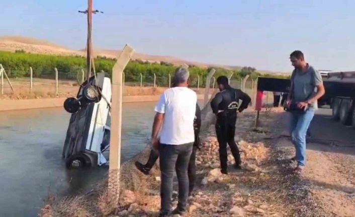 Şanlıurfa’da otomobil sulama kanalına düştü: 2 kişi kurtarıldı