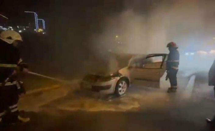 Şanlıurfa’da otomobil yanarak kullanılamaz hale geldi