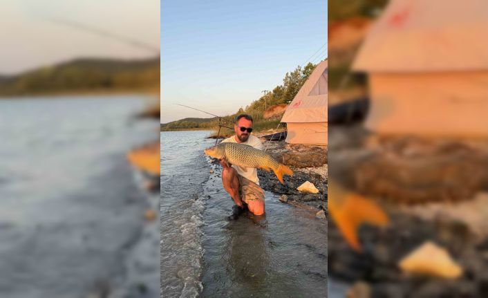 Sapanca Gölü’nde 13 kilo sazan yakaladı: Öpüp suya geri saldı