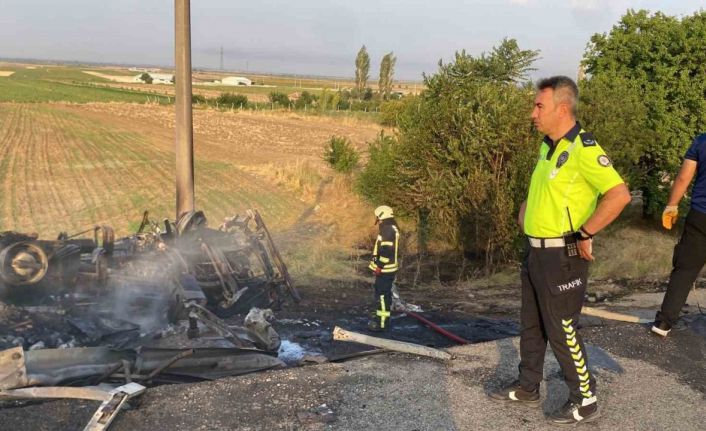Şarampole devrilen tır alev topuna döndü