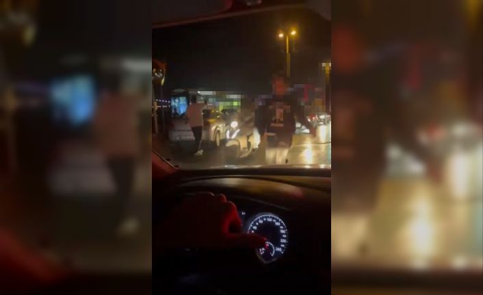 Sarıyer’de önünü kestikleri sürücüyü tehdit eden 2 çocuk gözaltına alındı