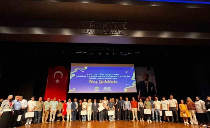 Şehitkamil’in Türkiye birincilerine dizüstü bilgisayar