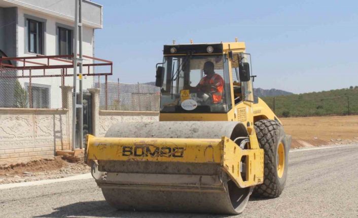 Siirt Valisi Kızılkaya mahalle toplantılarında vatandaşlarla bir araya geliyor