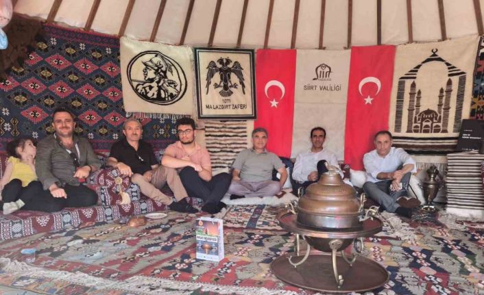 Siirt’in yöresel ürünleri Ahlat’ta yoğun ilgi gördü