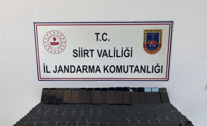 Siirt’te 10 milyon lira değerinde kaçak cep telefonu ele geçirildi