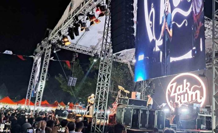 Simavlılar Grup Zakkum ile coştu