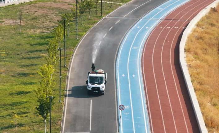 Sincan Belediyesi’nden hem karadan, hem havadan ilaçlama