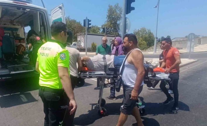 Siren sesini duyan kızlar acılarını unutup kaza yerinden hızla uzaklaştı