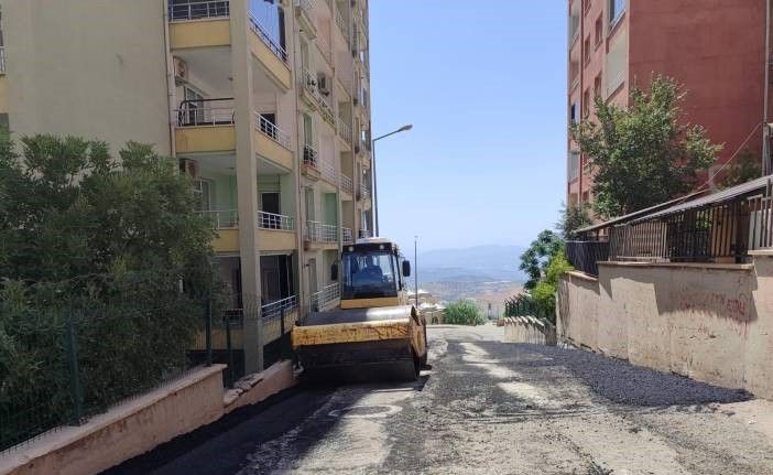 Şırnak Belediyesi yol onarımları için kolları sıvadı