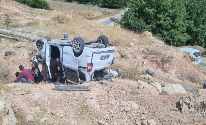 Şırnak’ta hafif ticari araç devrildi: 7 yaralı