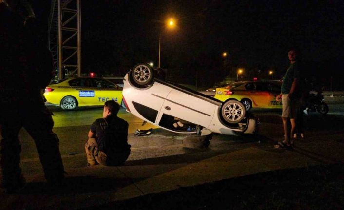 Şişli’de kontrolden çıkan araç kaldırıma çarparak takla attı