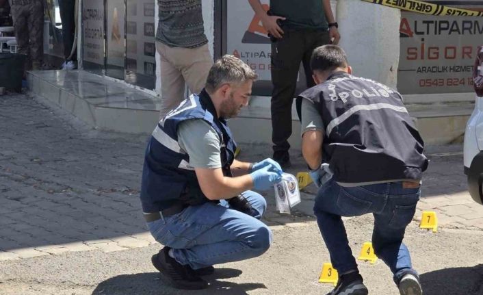 Siverek’te adliye çıkışında 2 kişiyi silahla yaralayan zanlı yakalandı