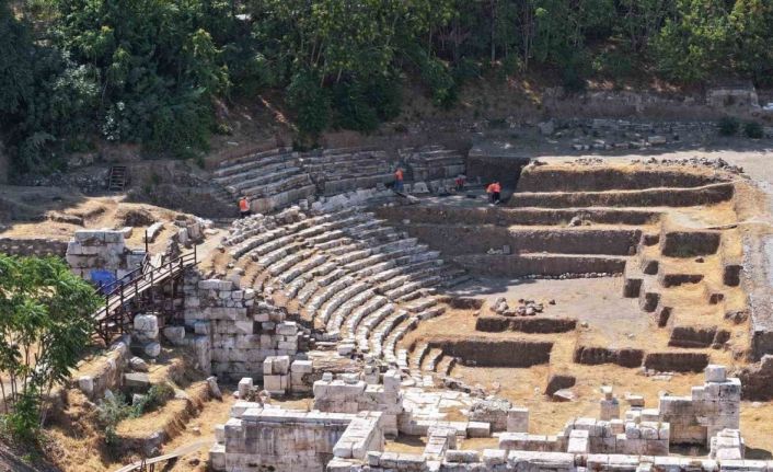 Smyrna Antik Kenti’nde kazılar sürürüyor