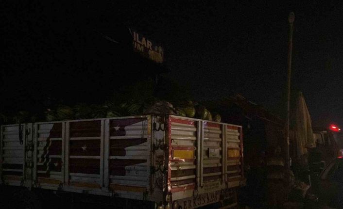 Şofbenden çıkan yangında alevler iş yerini sardı