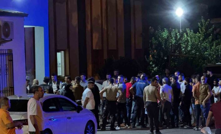 Sokak ortasında saldırıya uğrayan genç hayatını kaybetti