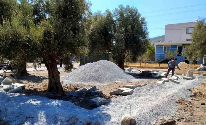 Söke Belediyesi’nden Atburgazı Mahallesi’ne park düzenleme çalışması