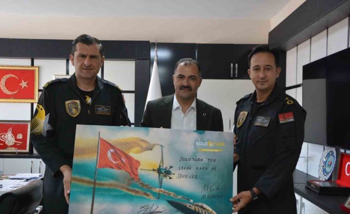 SOLOTÜRK uçuş ekibinden Demirci Belediyesine ziyaret