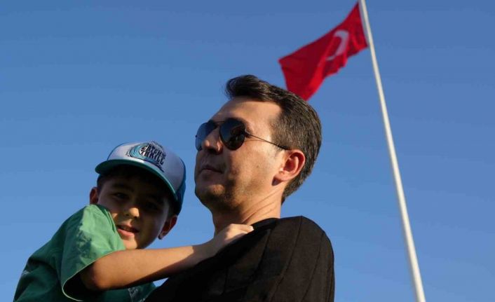 SOLOTÜRK’ten Anıtkabir’de gösteri uçuşu