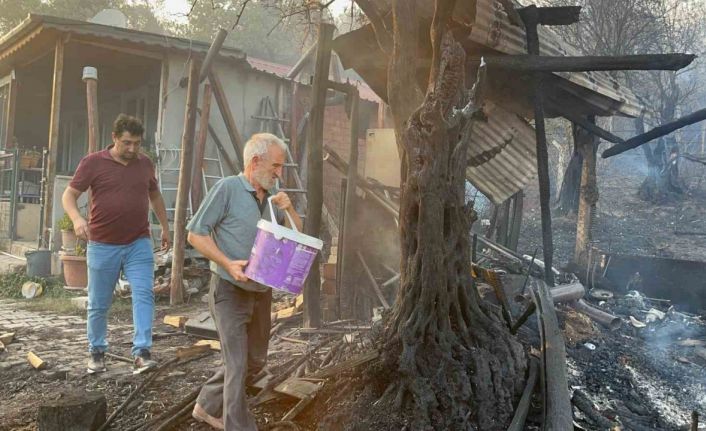 "Son anda çıktık" diyen Kemal amca alevlere karşı mücadele etti