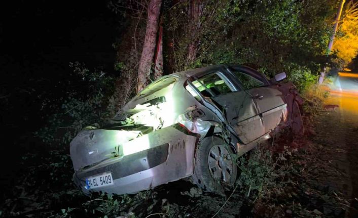 Şuhut’ta trafik kazası, 1’i ağır 4 yaralı