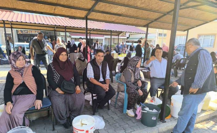 Şuhut’ta ’Yöresel Ürünler Pazarı’na yoğun ilgi