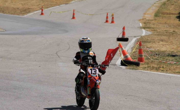 Süpermoto Şampiyonası’nın 3. Ayağı Uşak’ta tamamlandı