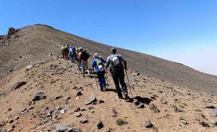 Süphan Dağı’nda Malazgirt zaferi tırmanışı başarıyla tamamlandı