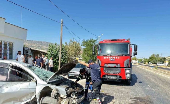 Takla atan otomobilin sürücüsü yaralandı