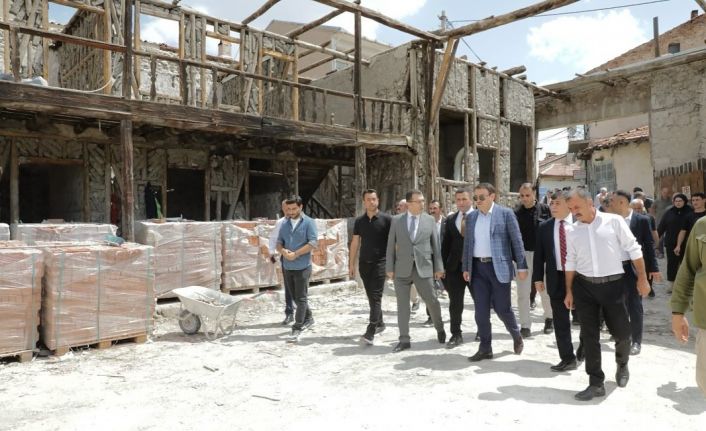 Tarihi Emet Hanı’nda restorasyon çalışmaları devam ediyor