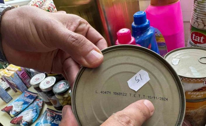 Tarsus’ta halk sağlığını tehdit eden 500 ürün ele geçirildi