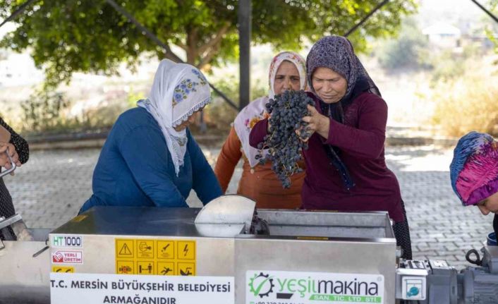 Tarsus’ta üreticilere üzüm sıkma makinesi desteği