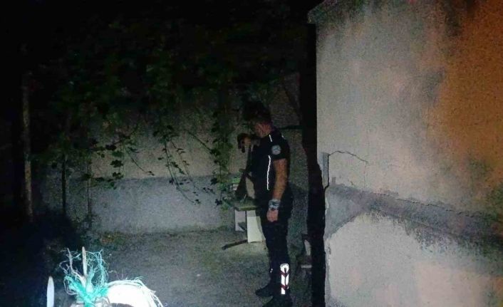 Tartıştığı kişilerin evinin önünden geçtiğini görünce kurşun yağdırdı