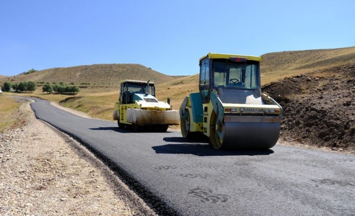 Taşlıçay’da asfalt serim çalışmaları tamamlandı